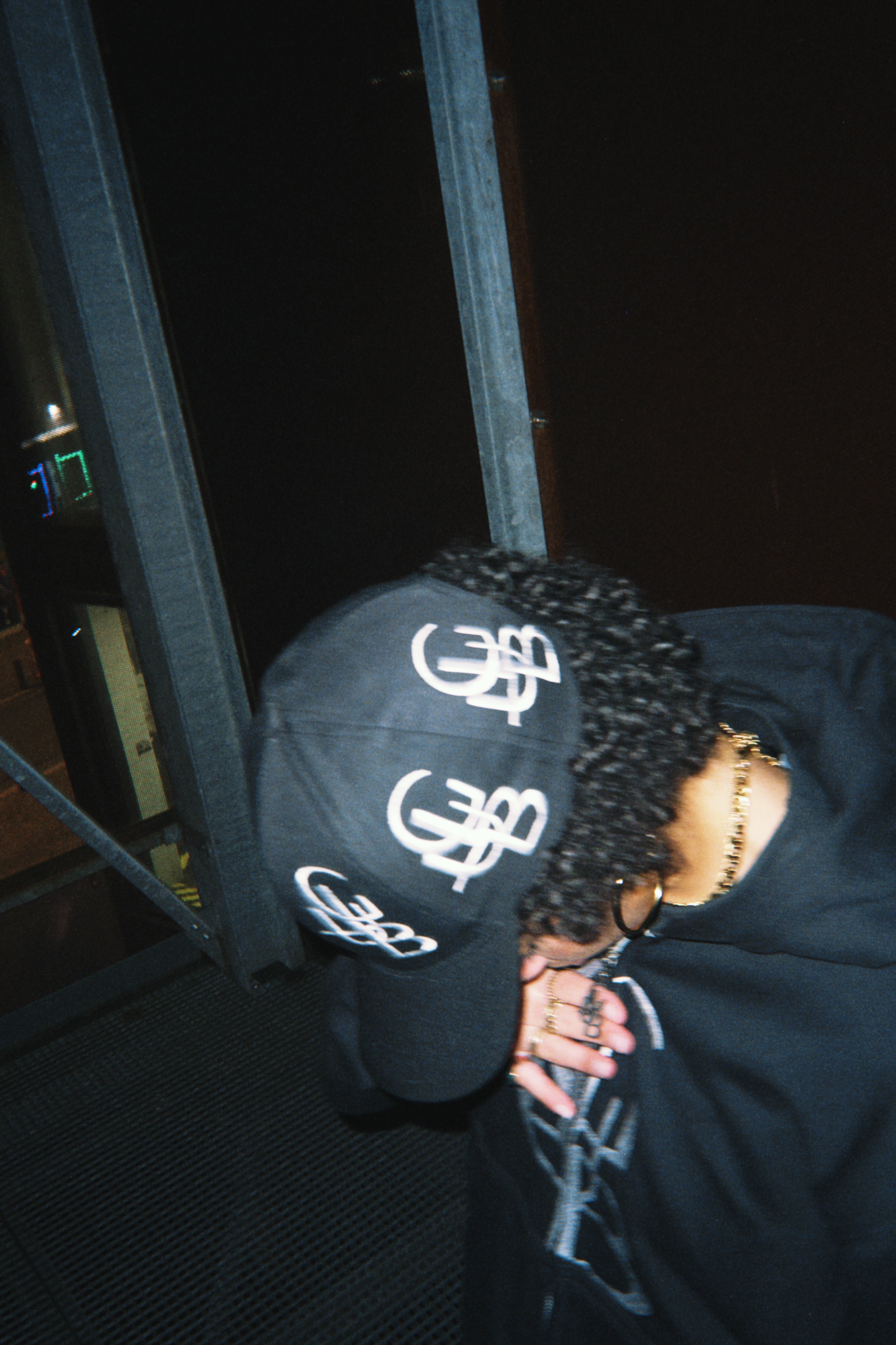 Unseen cap multi logo